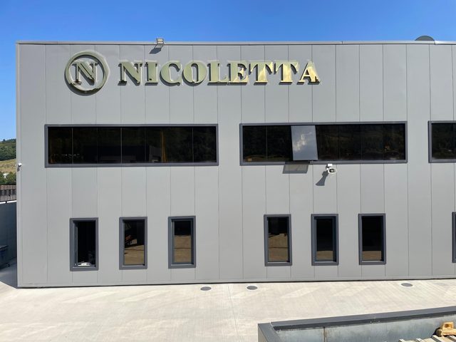 Nicoletta tabelalı üretim binası